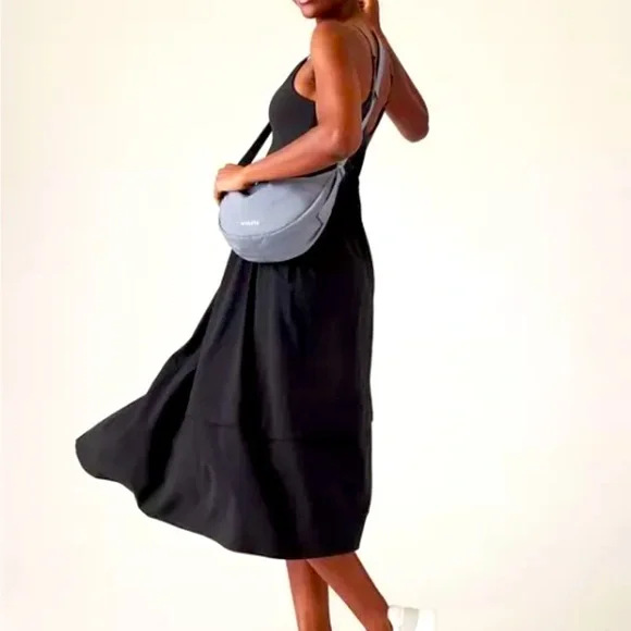 Athleta Black Elation V Neck Hybrid Dress (sz L) - Picture 3 of 9